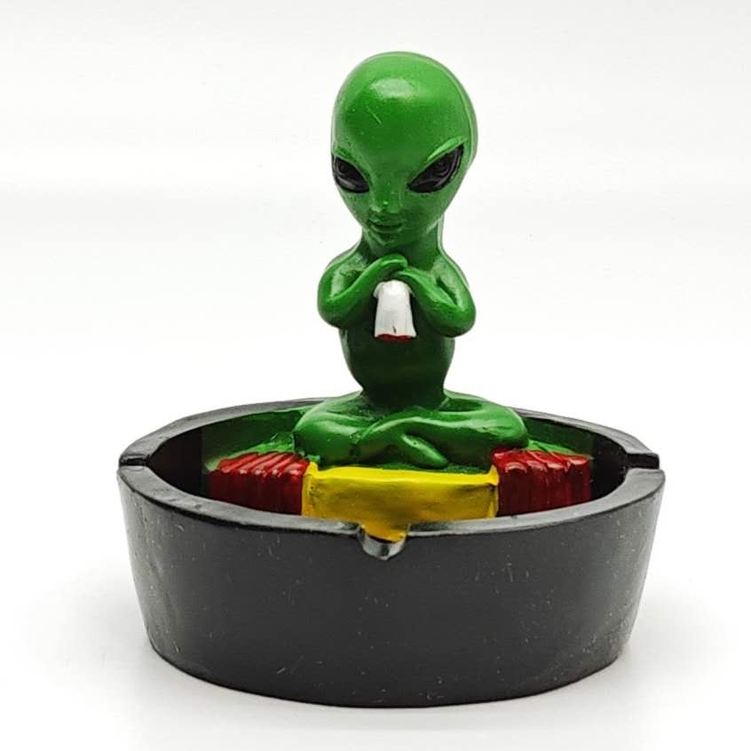 Alien Leaf Ashtray_2